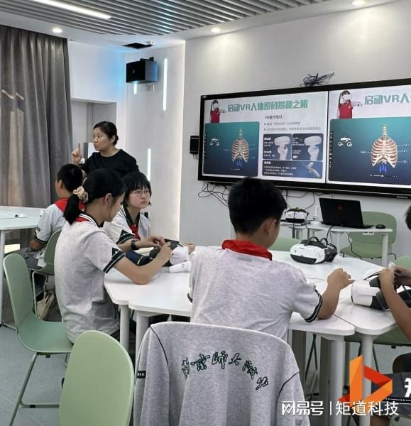 体验的特点和感受瓦力棋牌游戏VR(图2)