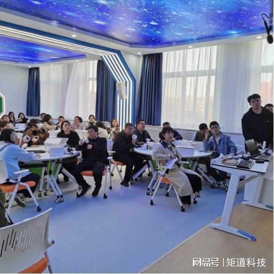 体验的特点和感受瓦力棋牌游戏VR(图3)